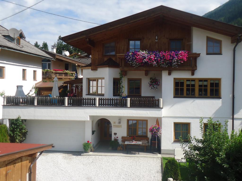 Ferienwohnung Kroessbacher ノイシュティフト・イム・シュトゥーバイタール エクステリア 写真