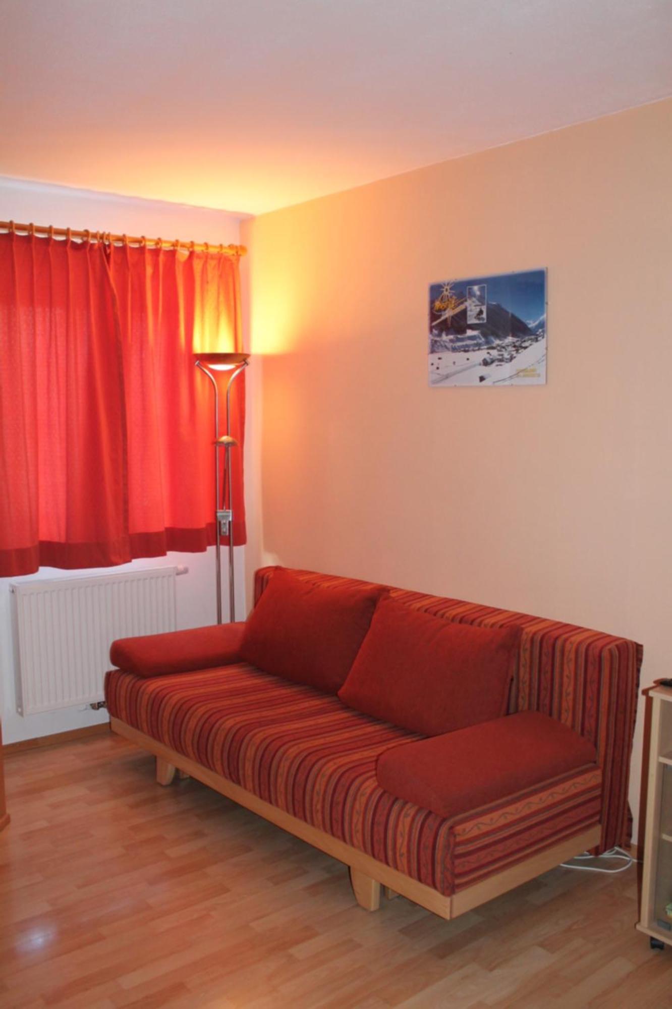 Ferienwohnung Kroessbacher ノイシュティフト・イム・シュトゥーバイタール エクステリア 写真